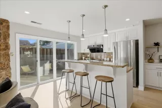 Photo #5: ML82033380 Listing 