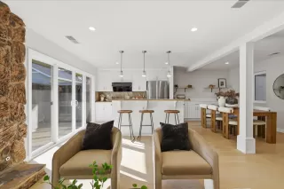 Photo #6: ML82033380 Listing 