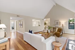 Photo #5: ML82033735 Listing 