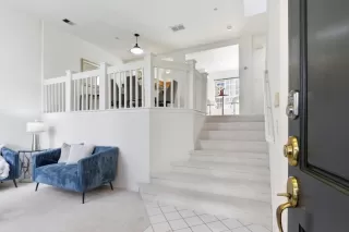 Photo #5: ML82033967 Listing 