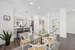 Photo #5: ML82033971 Listing 