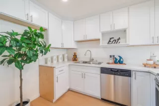 Photo #6: ML82034008 Listing 