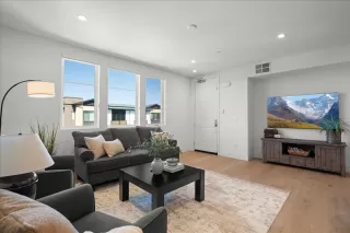 Photo #3: ML82034304 Listing 