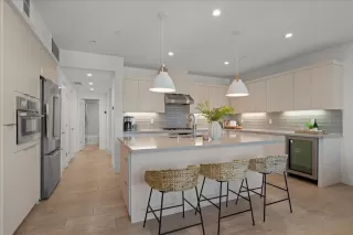 Photo #4: ML82034304 Listing 