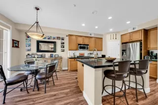 Photo #5: ML82034305 Listing 