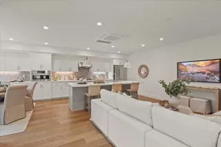 Photo #4: ML82034353 Listing 