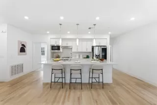 Photo #5: ML82034559 Listing