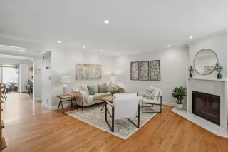 Photo #4: ML82035133 Listing 