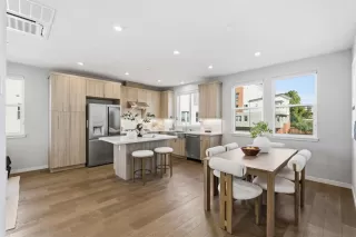 Photo #4: ML82035328 Listing 