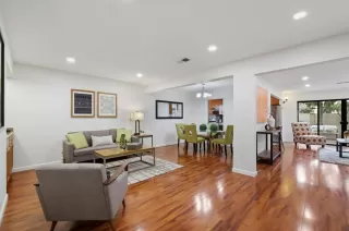 Photo #5: ML82035536 Listing 