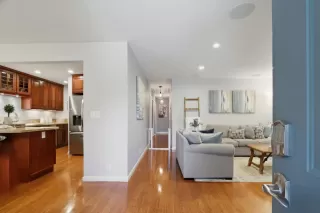 Photo #6: ML82035886 Listing