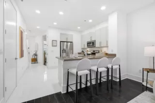 Photo #5: ML82036022 Listing 