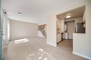 Photo #4: ML82036038 Listing 