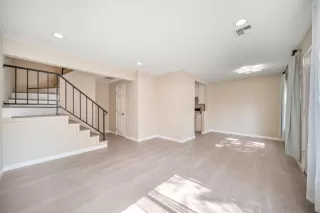 Photo #5: ML82036038 Listing 