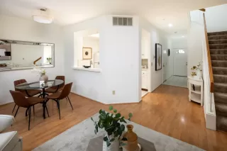 Photo #5: ML82036173 Listing 