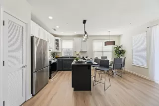 Photo #5: ML82036286 Listing 