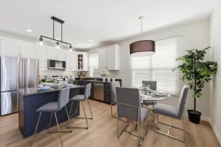 Photo #6: ML82036286 Listing 