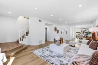 Photo #6: ML82036578 Listing 