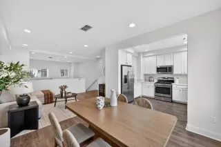 Photo #5: ML82036623 Listing 