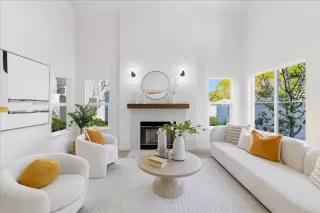 Photo #5: ML82036723 Listing 