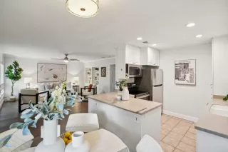 Photo #5: ML82036809 Listing 