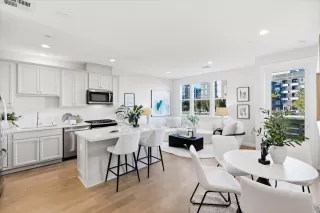 Photo #4: ML82037052 Listing 