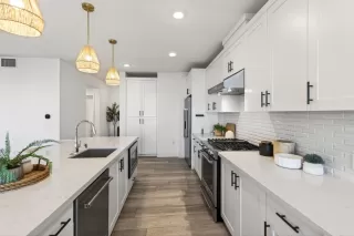 Photo #5: ML82037083 Listing 