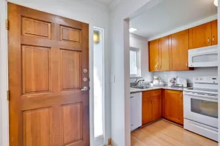 Photo #4: ML82037128 Listing 