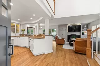 Photo #4: ML82037153 Listing 