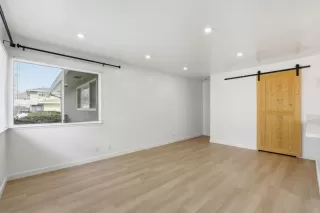 Photo #5: ML82037170 Listing