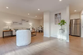 Photo #5: ML82037293 Listing 