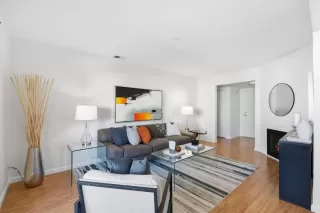 Photo #4: ML82037316 Listing 