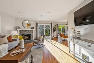 Photo #5: ML82037356 Listing 