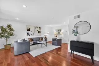 Photo #4: ML82037479 Listing 