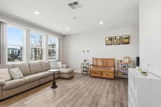 Photo #5: ML82037509 Listing 