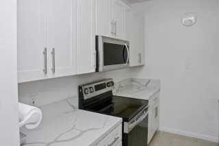 Photo #4: ML82037514 Listing 