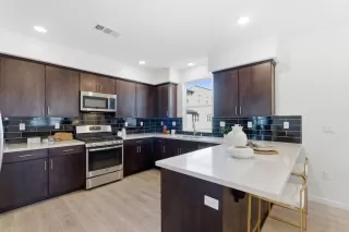 Photo #5: ML82037563 Listing 