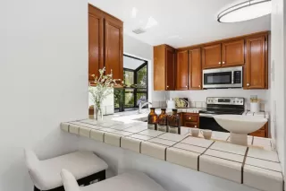 Photo #6: ML82037684 Listing 