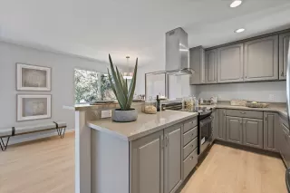 Photo #5: ML82037786 Listing 