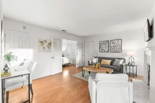 Photo #4: ML82037836 Listing 