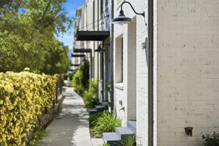 Photo #5: ML82038014 Listing 