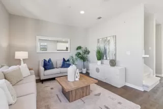 Photo #4: ML82038018 Listing