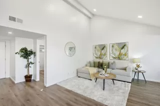 Photo #5: ML82038073 Listing 