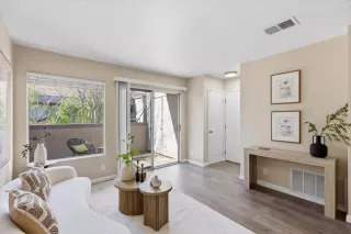 Photo #6: ML82038090 Listing 