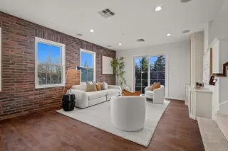 Photo #6: ML82038246 Listing 