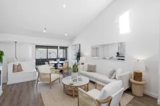 Photo #5: ML82038311 Listing 