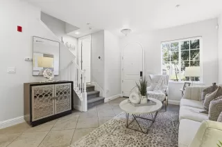 Photo #2: ML82038326 Listing 