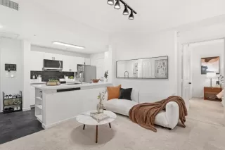 Photo #5: ML82038852 Listing 