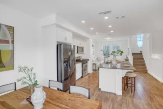 Photo #5: ML82038988 Listing 