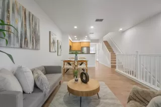 Photo #5: ML82039057 Listing 